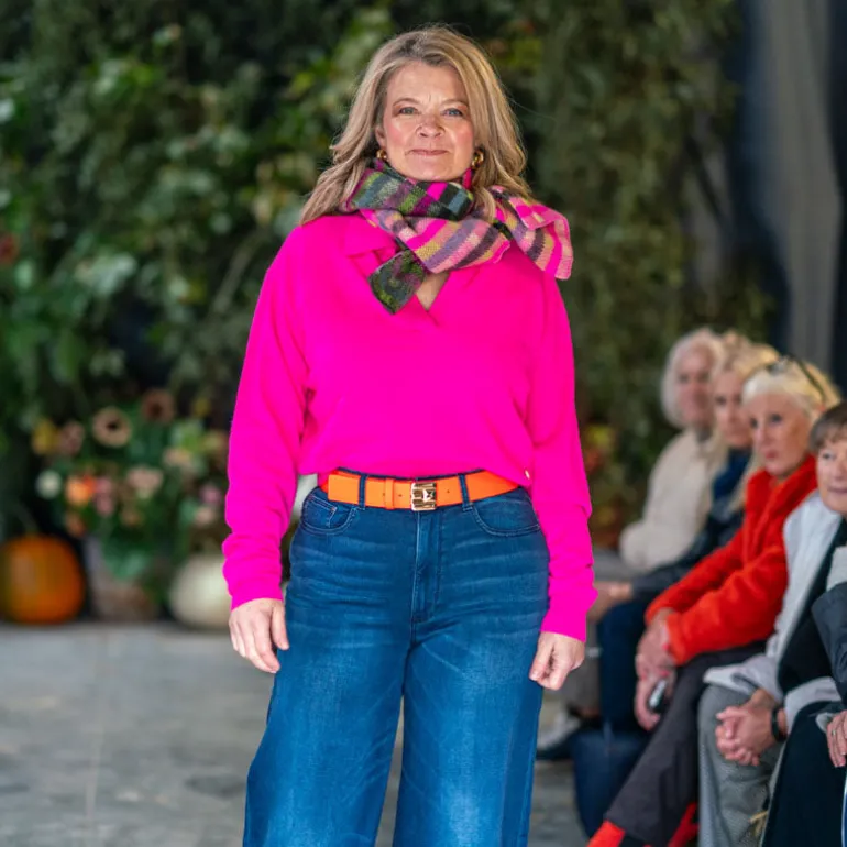 BERENICE Amypolo V Neck Knit in Neon Pink