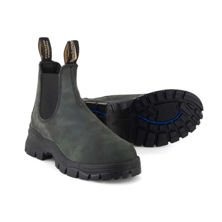 BLUNDSTONE 2238 Leather Boots in Rustic Black