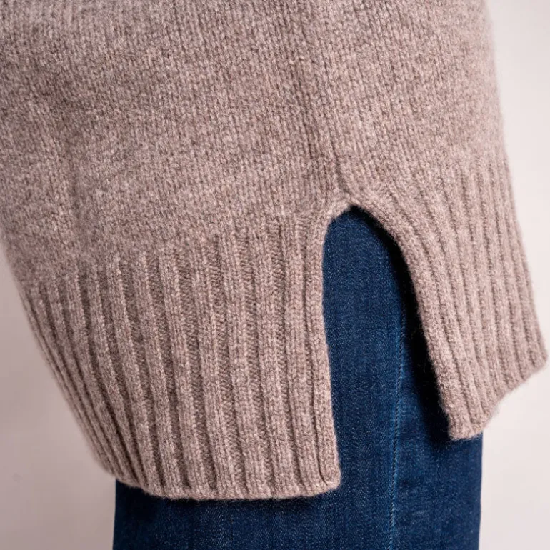 CASH CA Long V Neck Chunky Knit in Fossil