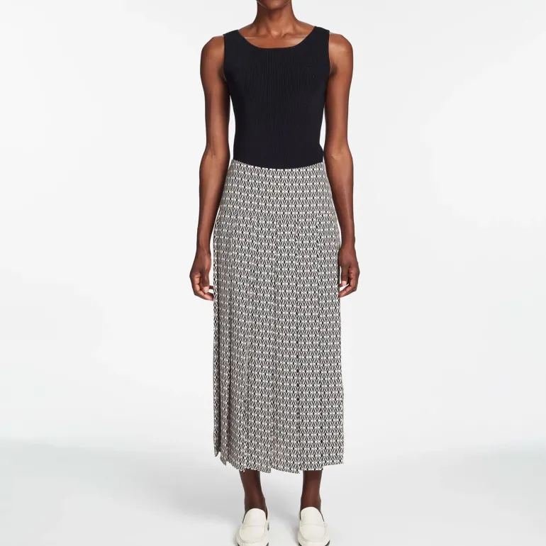 CEFINN Pleated Maxi Skirt in Ecru/Black