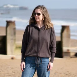 COLLEN & CLARE Fleur 100% Cashmere Hoodie in Bitter Chocolate