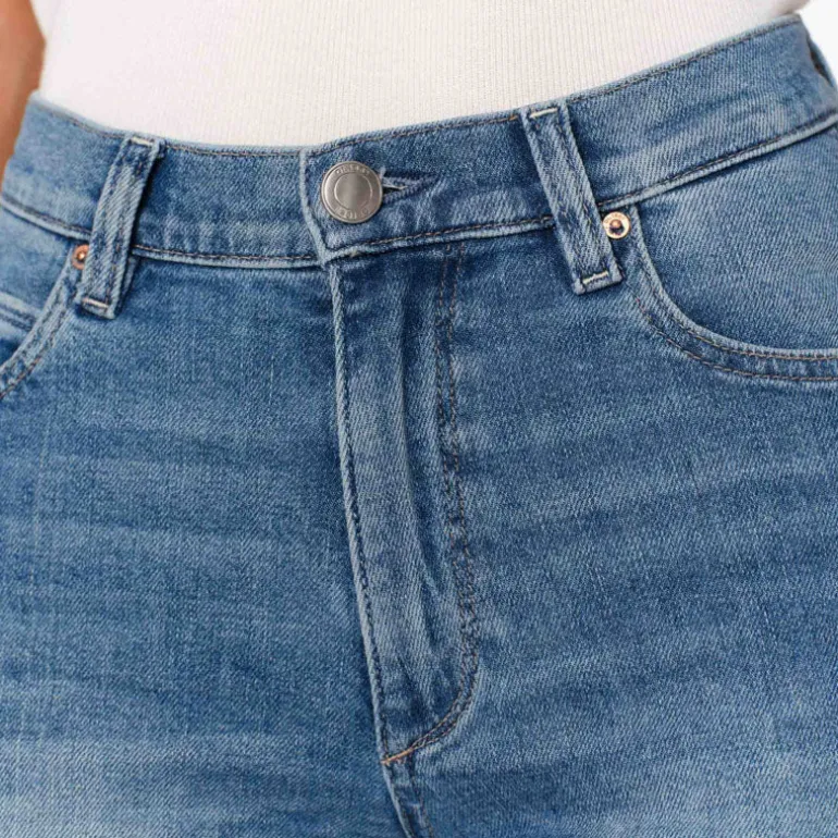 DL1961 Thea Boyfriend Relaxed Tapered Jeans in Wythe Cuffed