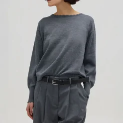 IRIS & WOOL Core Merino Logo Sweater in Grey Melange