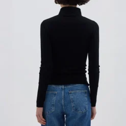 IRIS & WOOL Wool Roll Neck in Black
