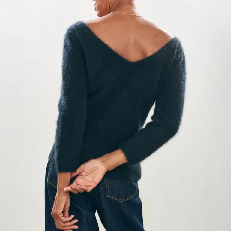 Jumper 1234 Brushed Vee Knit in Black