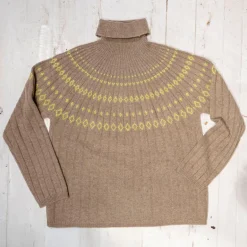 Jumper 1234 Rib Ski Roll Collar Knit in Light Brown/Neon Yellow