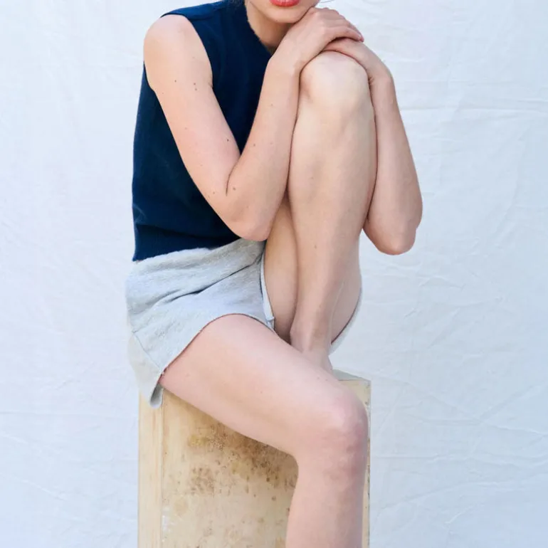 JUMPER1234 Distressed Tank in Navy