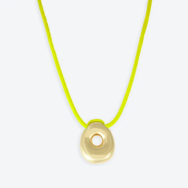 LA MOME BIJOU O Initial Joy Letter Necklace in Gold