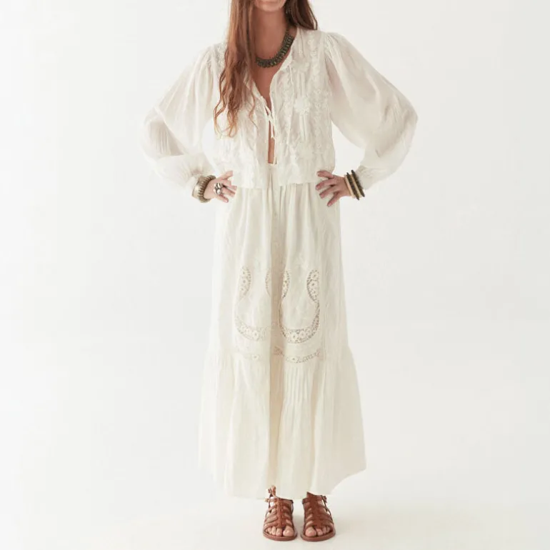 MAISON HOTEL Luisa Skirt in White Lilies