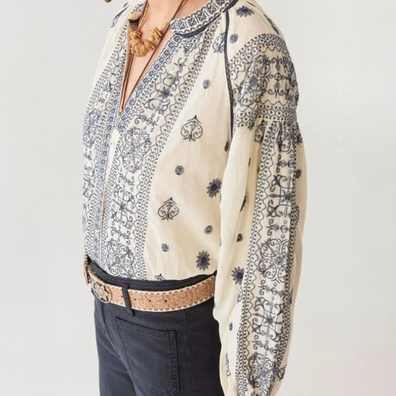 MAISON HOTEL Stephanie Blouse in Off White