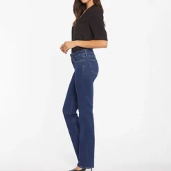 Marilyn Straight Leg Jeans in Quinn | Collen and Clare