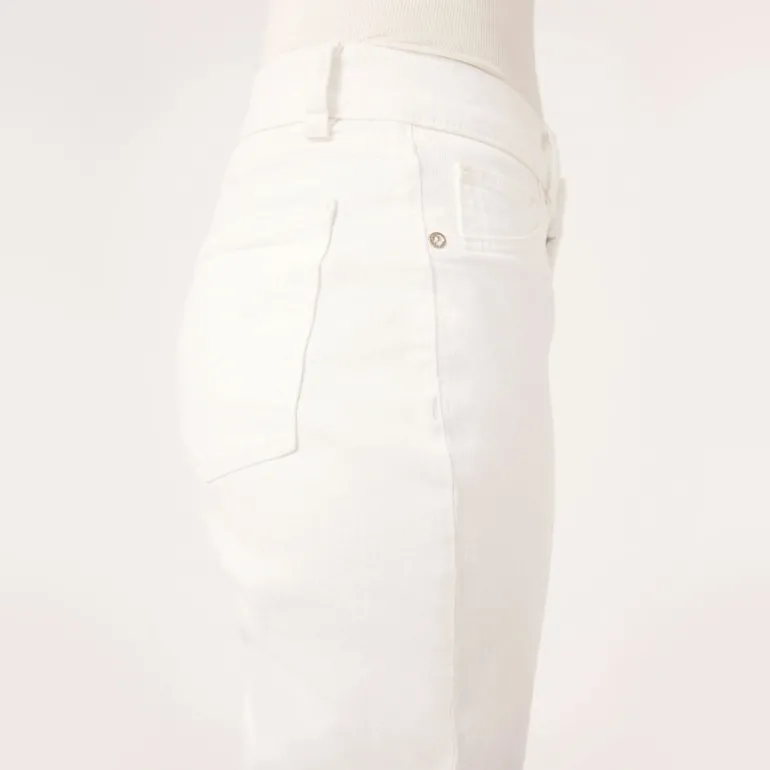 Riley Boyfriend Jeans in White | Collen and Clare