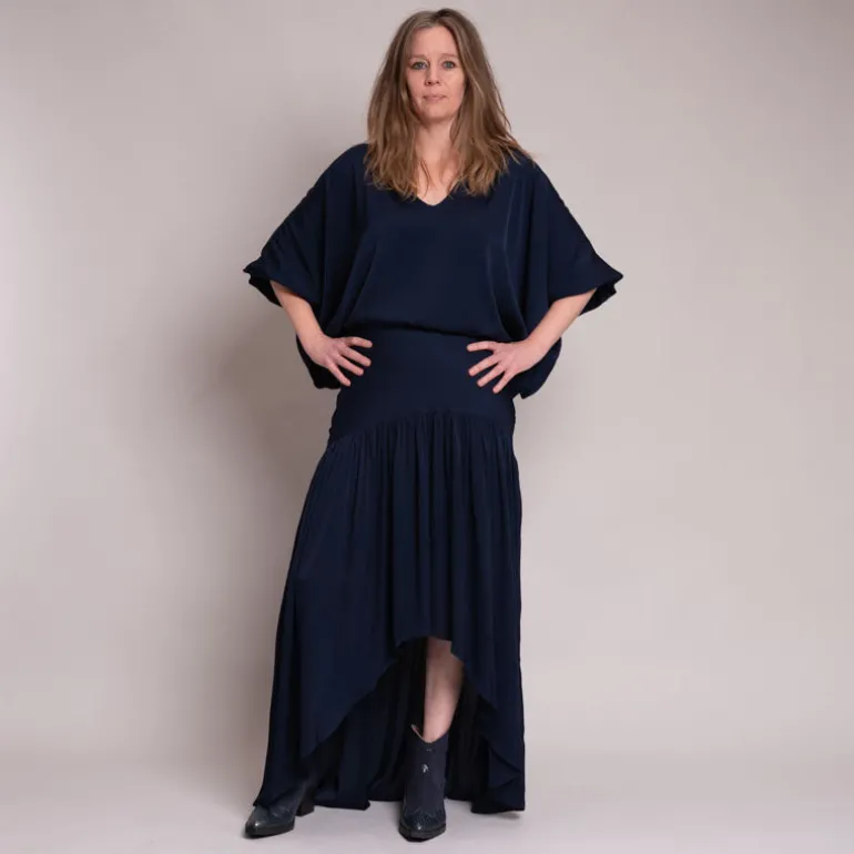 Silk95five Austin Top in Navy
