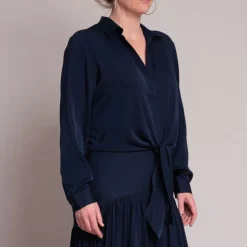 Silk95five Thai Top in Navy