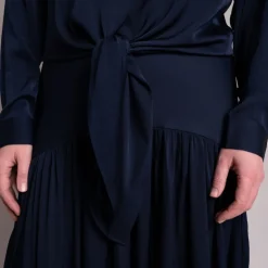 Silk95five Thai Top in Navy