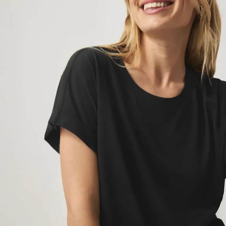 SPLENDID Skye Slub Tee in Black