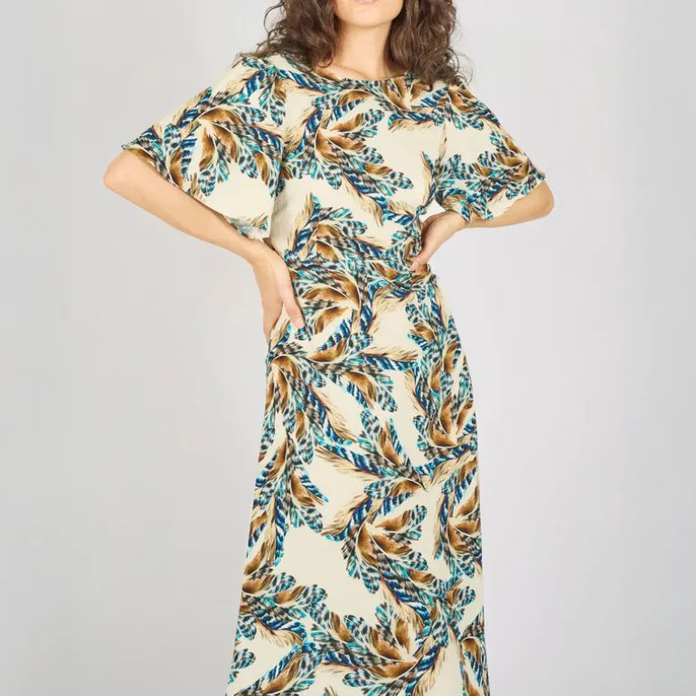 TRAFFIC PEOPLE Rene Dress in Cream