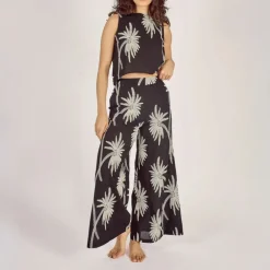 TRAFFIC PEOPLE Wide Boy Trousers in Black