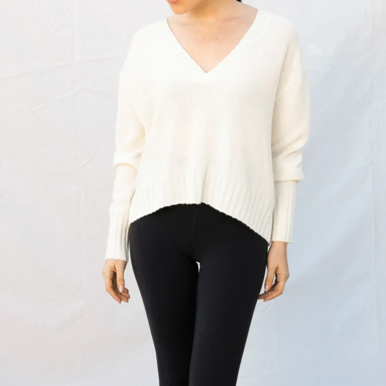 VAN KUKIL V Neck Crop Jumper in Angel White