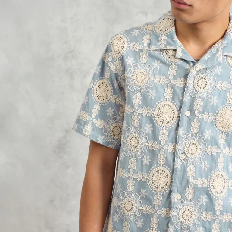 WAX LONDON Didcot Shirt in Pale Blue/Ecru
